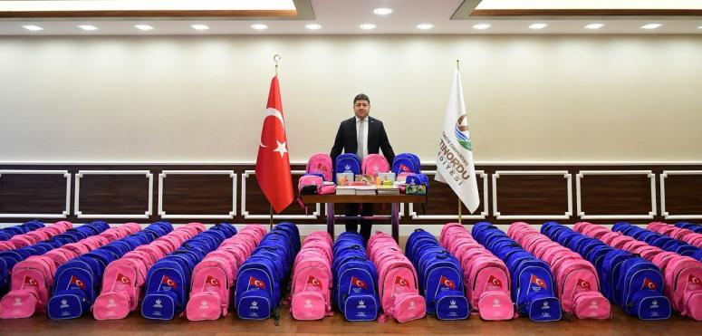BAŞKAN TÖREN, “ÇOCUKLARIMIZ TÜRKİYE’NİN GÜCÜNE GÜÇ KATACAKLAR”