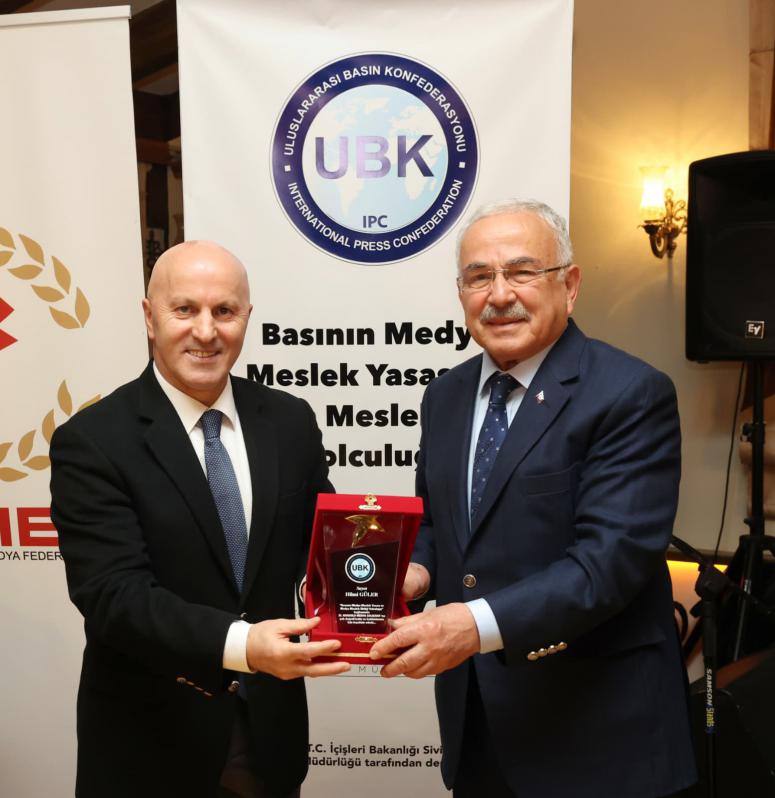 “YILIN VİZYONER DEVLET ADAMI VE YEREL YÖNETİCİ ONUR ÖDÜLÜ” BAŞKAN GÜLER’İN