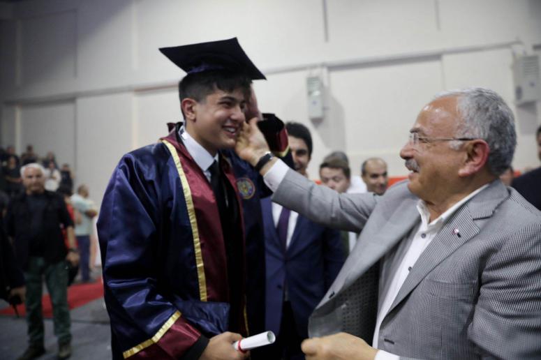 ORDU LİSESİNDE HATIRALARI CANLANDIRAN MEZUNİYET TÖRENİ